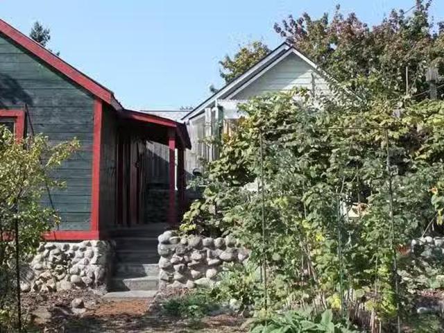House for sale in Nakusp, British Columbia