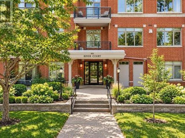 Condo for sale in Rideau-Vanier, Ottawa