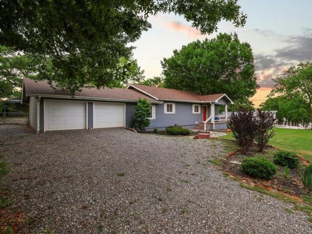 House for sale in Pottsboro, Grayson County
