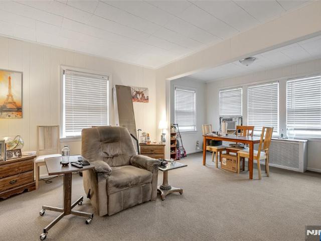 House for sale in Bergenfield, New Jersey