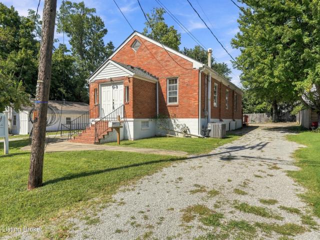House for sale in Versailles, Kentucky