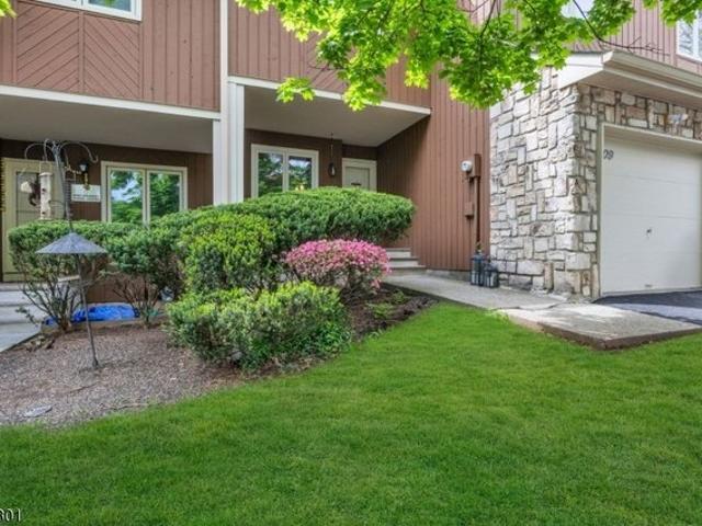 Townhouse for sale in Bridgewater, New Jersey