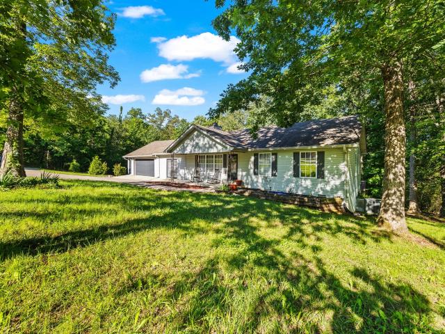House for sale in Waverly