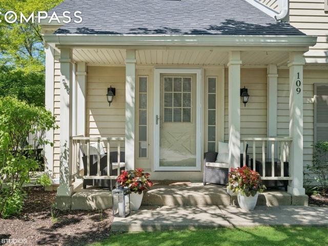 Townhouse for sale in Rolling Meadows