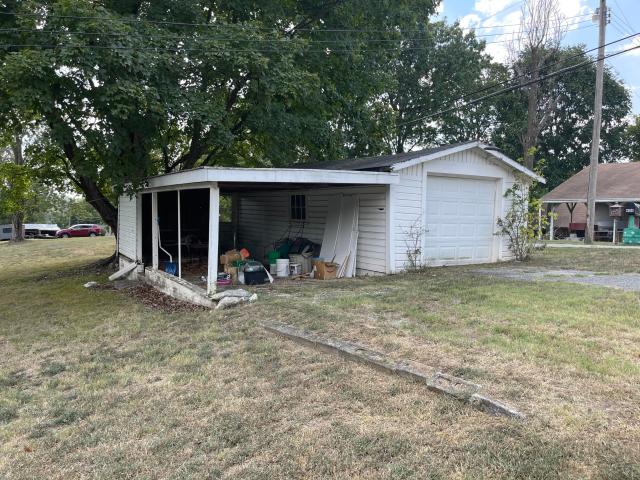 House for sale in Stone, Missouri