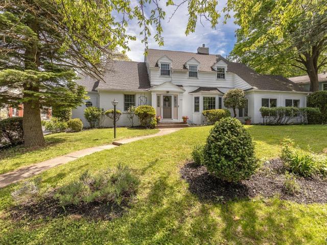 House for sale in Syracuse, New York
