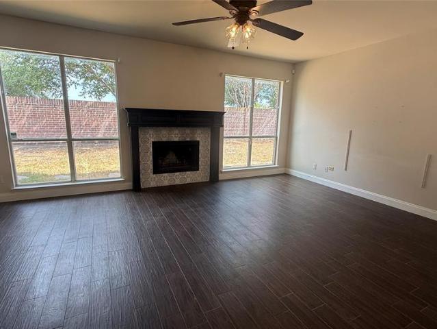 House for sale in Red Oak, Ellis County