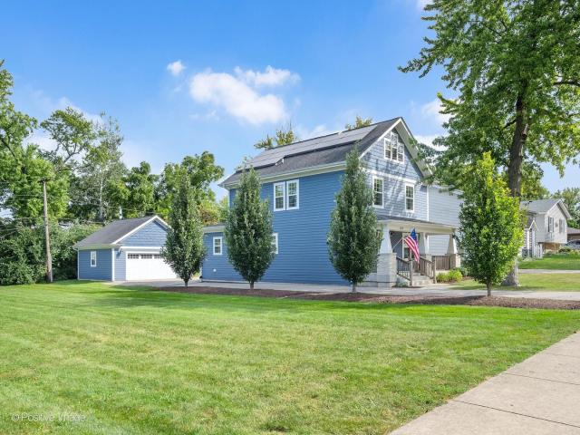 House for sale in Glen Ellyn, Illinois