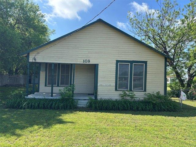 House for sale in De Young, Texas