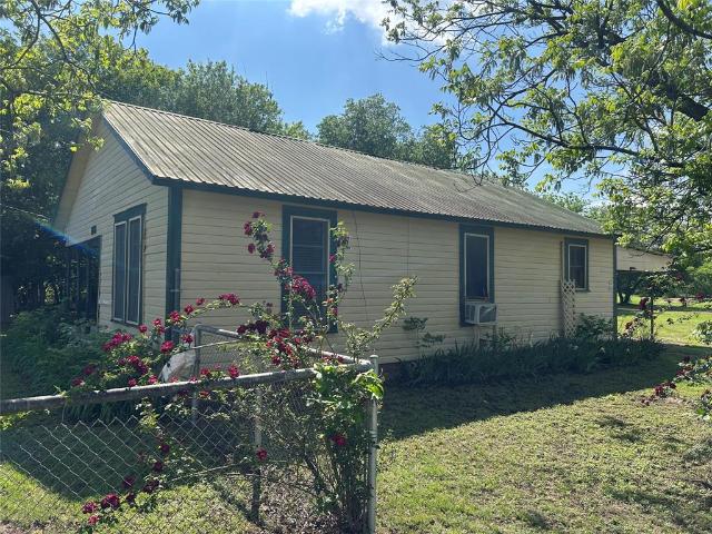 House for sale in De Young, Texas