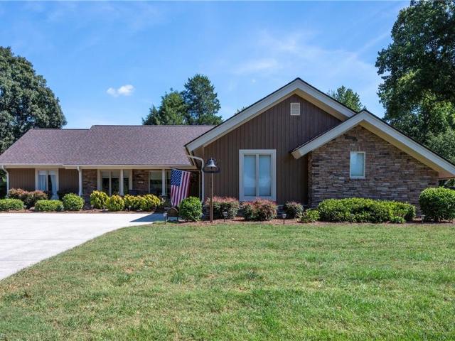 House for sale in Advance, North Carolina