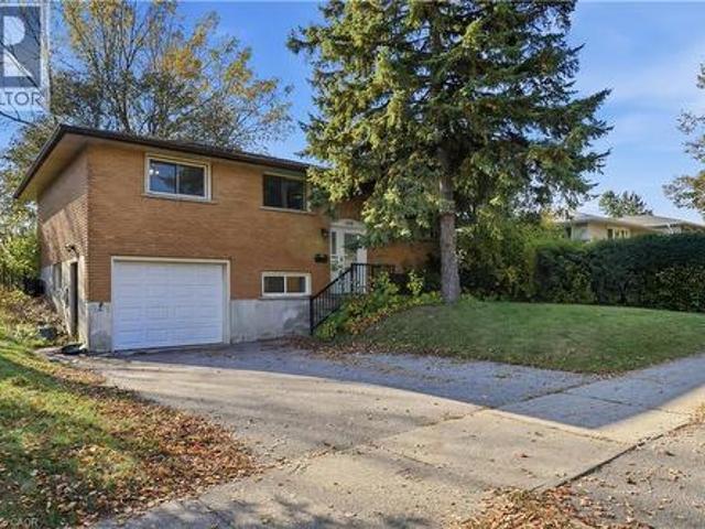 House for sale in Heritage Park, Kitchener