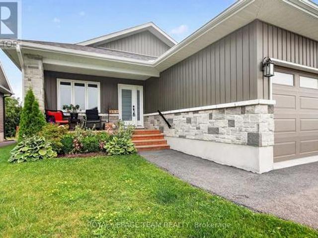 House for sale in North Stormont, Ontario