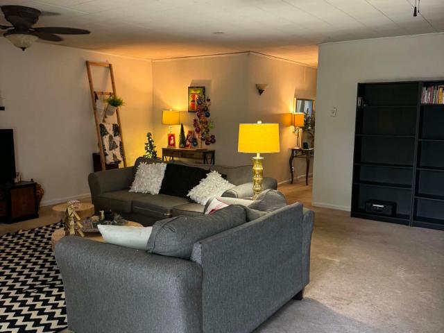 House for sale in Meadow Mead, Paris