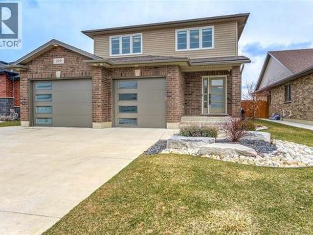 House for sale in Brights Grove, Ontario