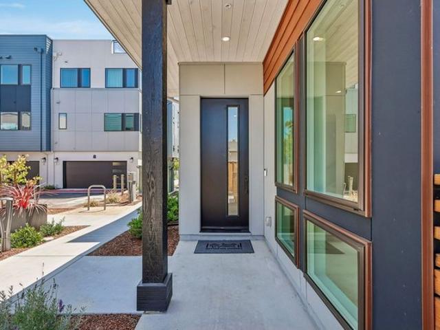 Condo for sale in Palo Alto, California