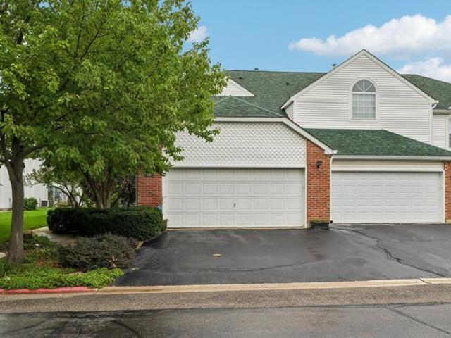 Condo for sale in Lake Bluff, Illinois