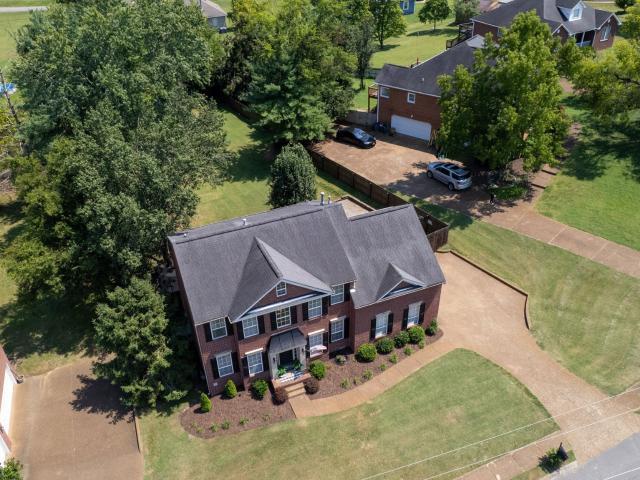 House for sale in Hendersonville, Middle Tennessee