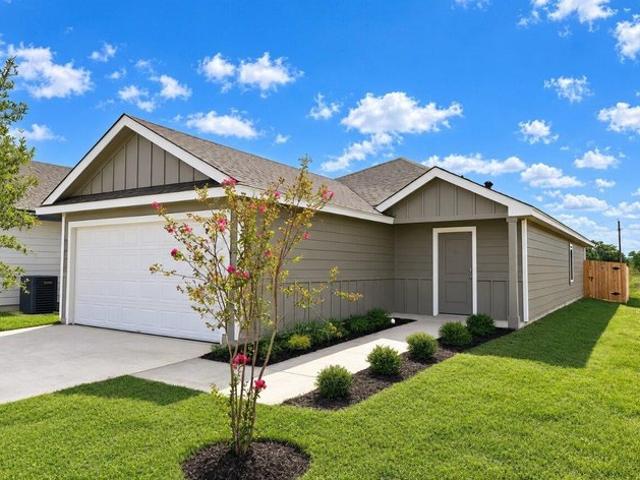 House for sale in Rockdale, Milam County