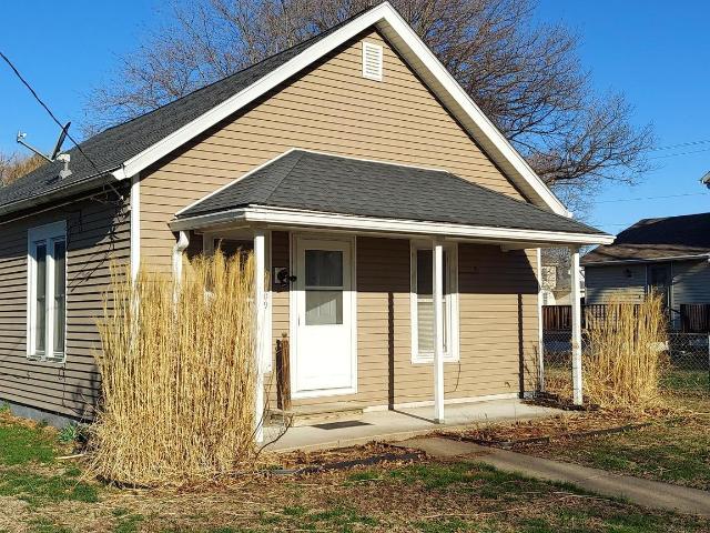 House for sale in Alexis, Illinois