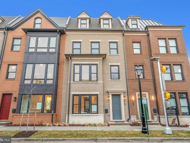 Townhouse for sale in Virginia