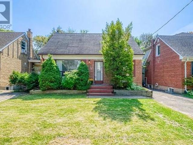 House for sale in Willowdale, Toronto