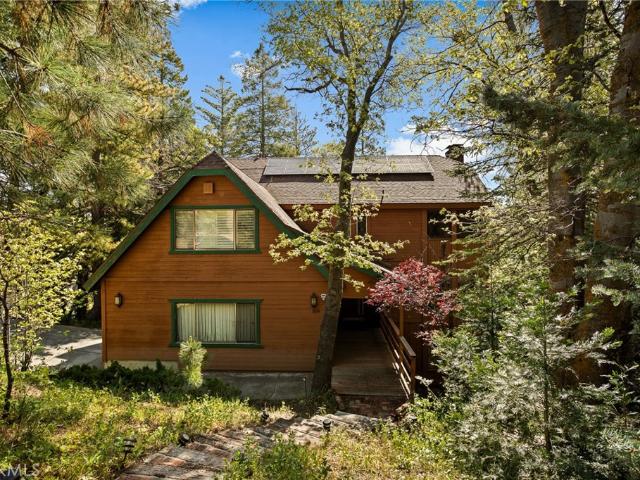 House for sale in Blue Jay, California