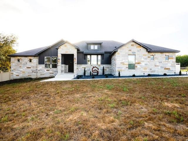 House for sale in La Vernia, Wilson County