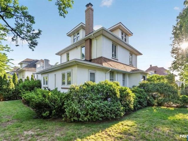 House for sale in Ridgefield Park, New Jersey