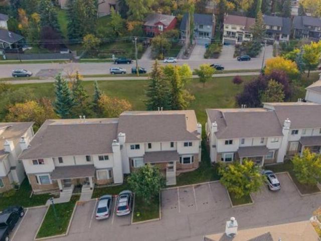 Townhouse for sale in Coach Hill, Calgary