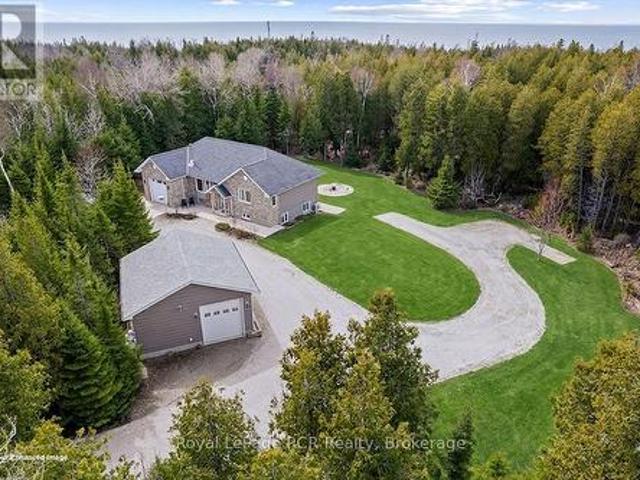 House for sale in Ontario