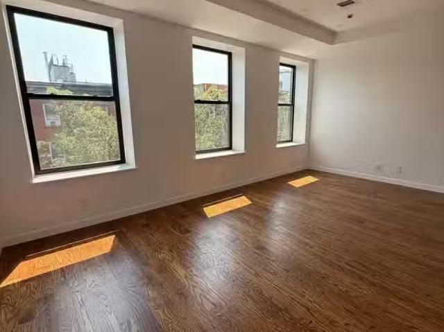 House for rent in Ridgewood House for rent in Ridgewood