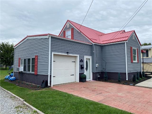 House for sale in Pricedale, Rostraver Township