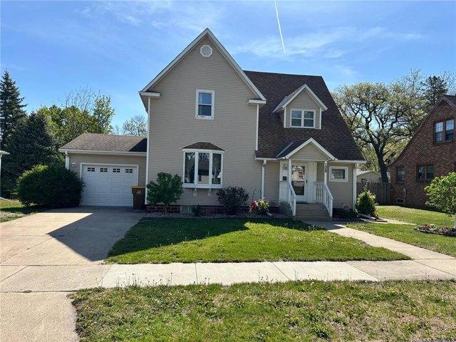 House for sale in Lake Mills, Iowa