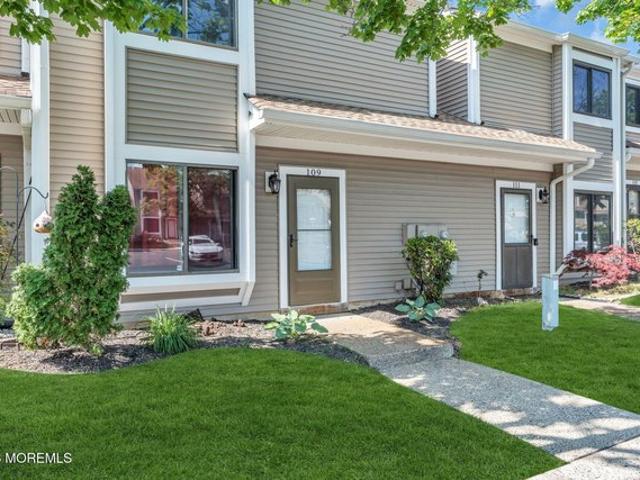 Townhouse for sale in Brick, New Jersey