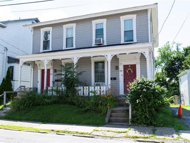 House for sale in Pittsburg, Pennsylvania