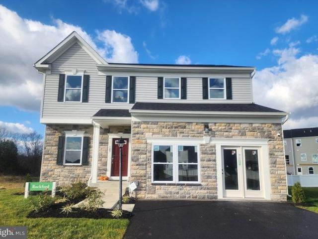 House for sale in Bunker Hill, West Virginia