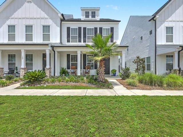 Townhouse for sale in Ravenel, South Carolina