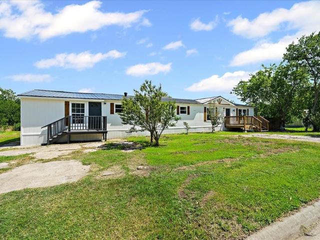 House for sale in Navarro, Texas