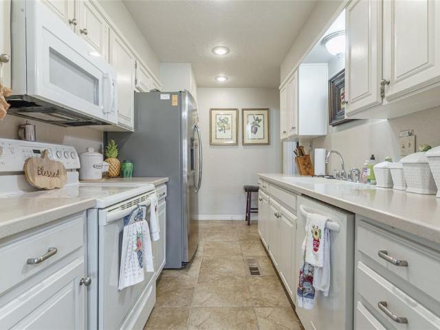 Townhouse for sale in Clinton, Oklahoma