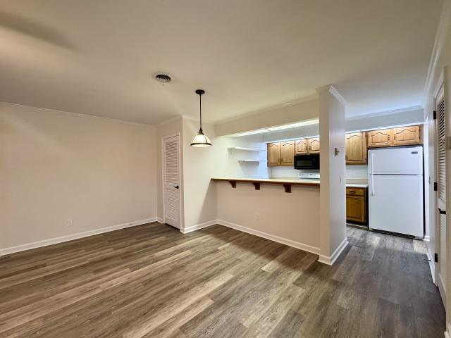 Condo for sale in Dickson