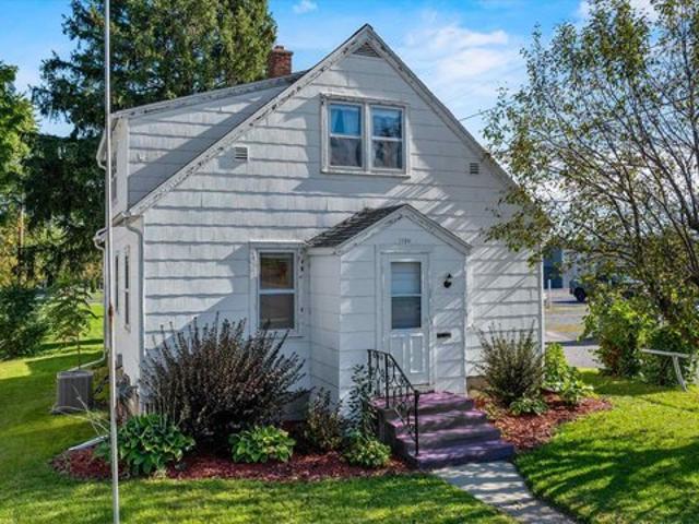 House for sale in Marshfield, Wood County