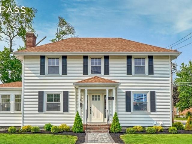 House for sale in Melrose