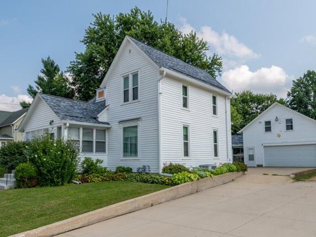 House for sale in Mount Morris, Ogle County