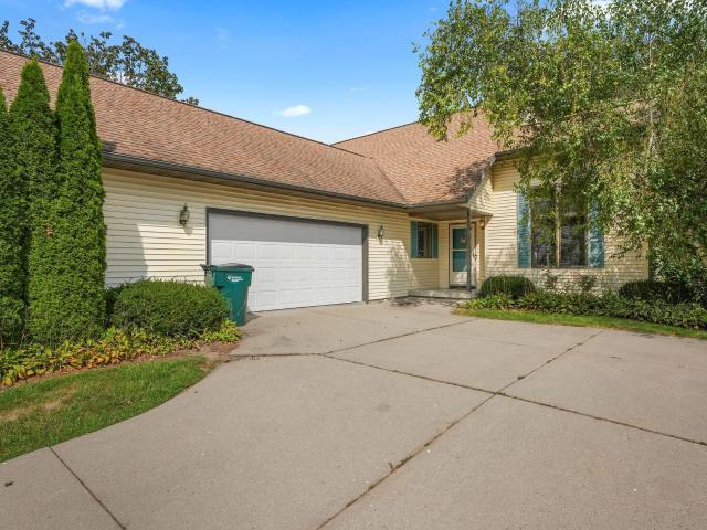 House for sale in Cottage Grove, Wisconsin