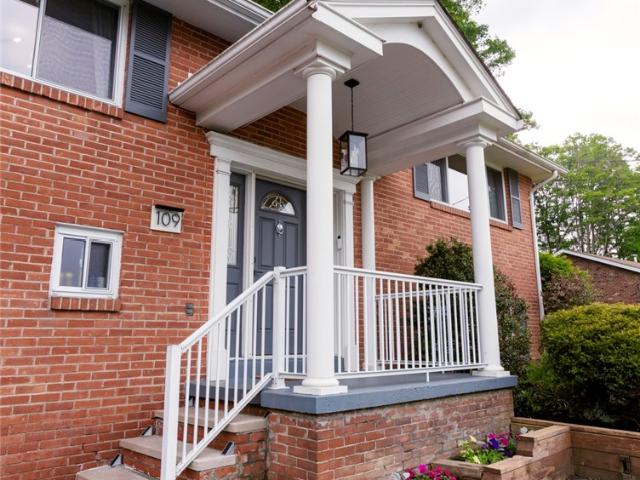 House for sale in Laughlintown, Pennsylvania