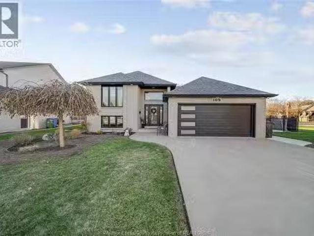 House for sale in Lakeshore, Ontario
