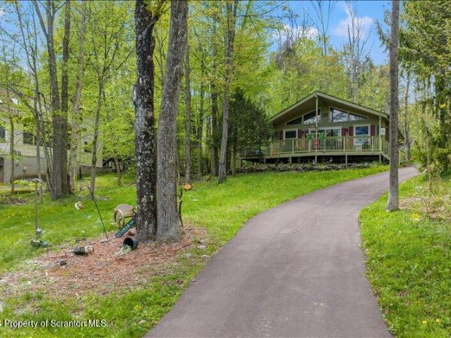 House for sale in Lake Ariel, Pennsylvania