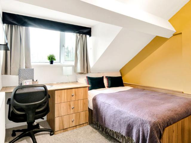 House for rent in Beckett Park, Headingley