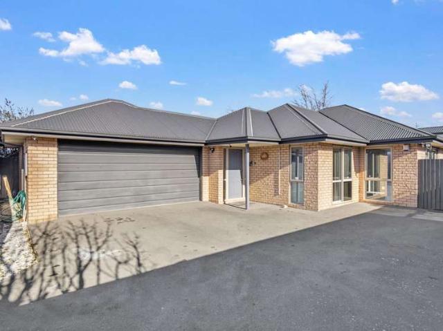 House for sale in Chaslands, Canterbury